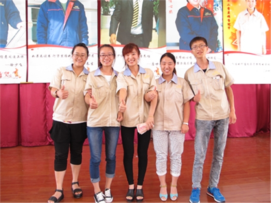 煙臺華順油氣潤滑之冠軍部門合影