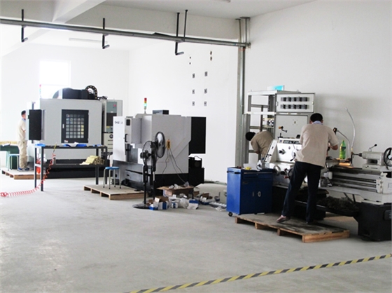 煙臺(tái)華順油氣潤(rùn)滑之車間設(shè)備