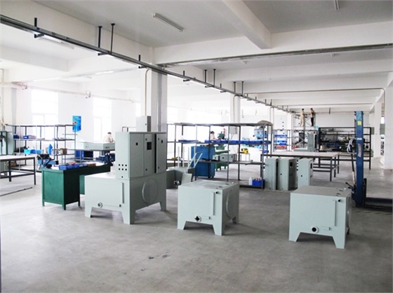 煙臺(tái)華順油氣潤滑之車間產(chǎn)品區(qū)