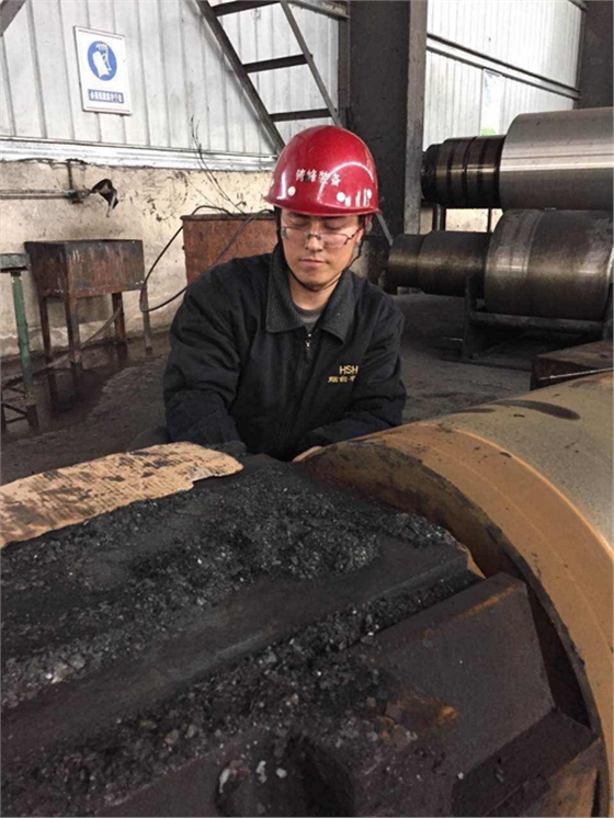 煙臺華順油氣潤滑售后人員現(xiàn)場服務(wù)