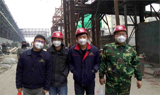 煙臺華順油氣潤滑設(shè)備售后服務(wù)人員身在現(xiàn)場奔忙！煙臺華順油氣潤滑設(shè)備適用于滾動軸承、開式齒輪、鏈條、軌道、輪緣、高速電主軸等的潤滑，尤其適用于高溫、高速、重載、極低速、受水或其它有化學(xué)危害性流體侵蝕場合