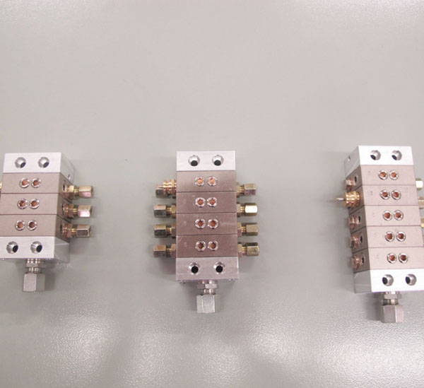 遞進式分配器+接近開關(guān)