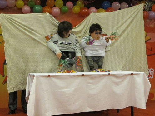 煙臺華順油氣潤滑之2013年春晚節(jié)目之木偶戲