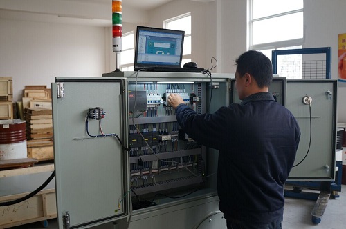 華順油氣集中潤(rùn)滑設(shè)備檢修